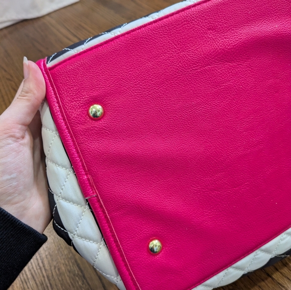 Betsey Johnson Quilted Weekender - Picture 7 of 16